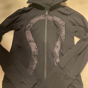 Lululemon Jacket Double zipper finger holes/ turtle neck
